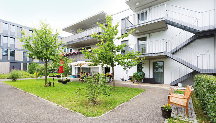 Außenansicht Gebäude der Rothenfußer Demenzeinrichtung Rosenheim